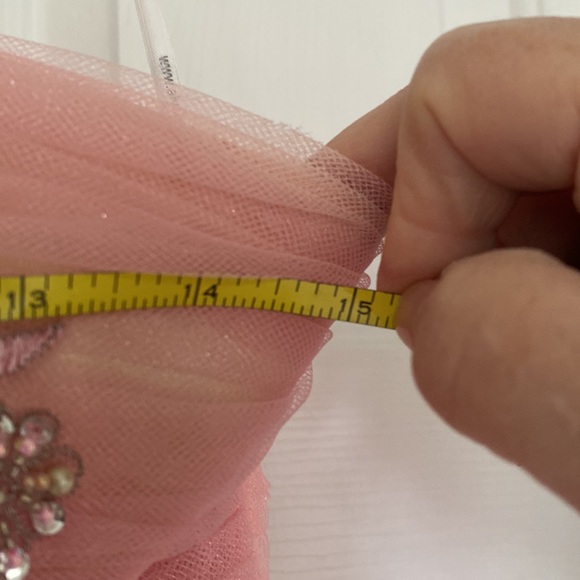 Prom gown size 4 
Great color and sparkle - Picture 13 of 15